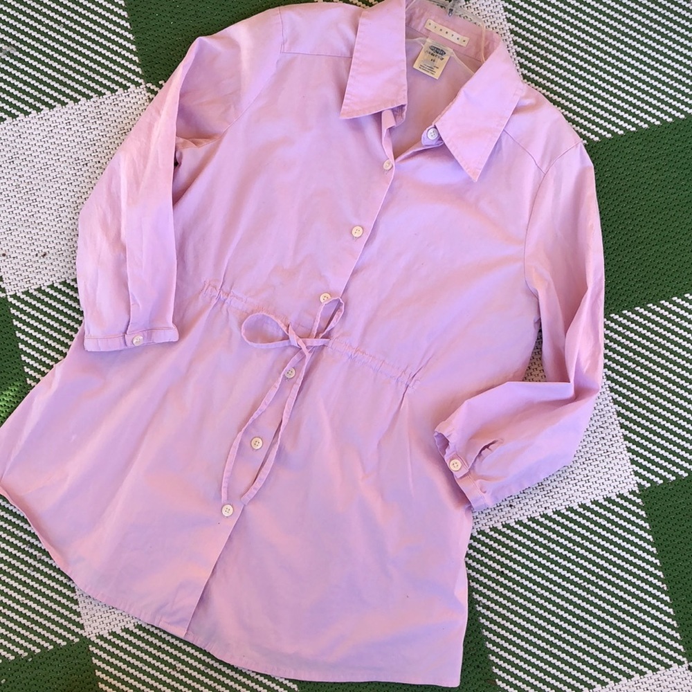 Old Navy Maternity button down 3/4 sleeve top perfect for Valentines Day